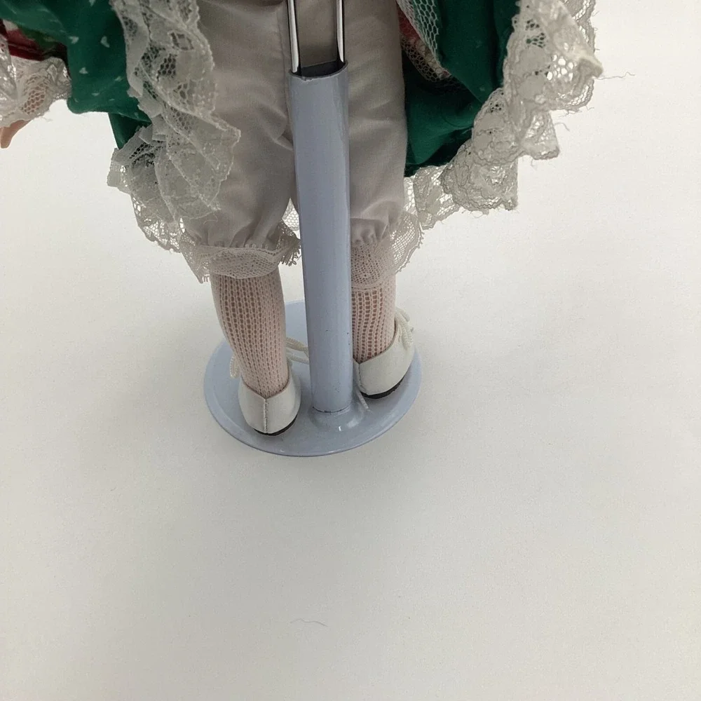 Vintage Porcelain Doll In Floral Dress & Bonnet With Stand 12